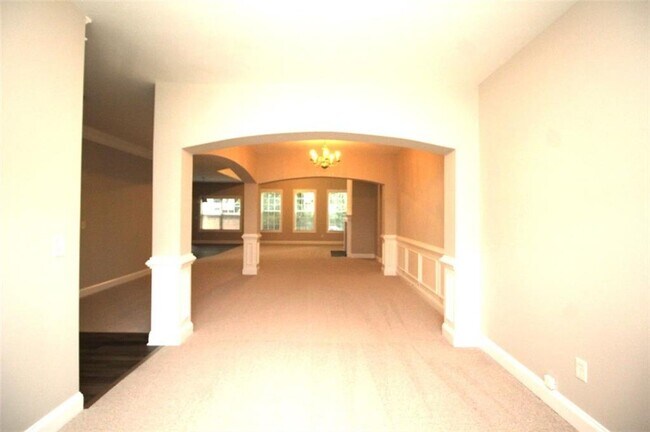 Building Photo - 5721 Apple Grove Rd NE
