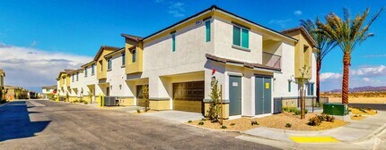 Building Photo - "Spacious 3-Bed Townhouse with Granite Tou...