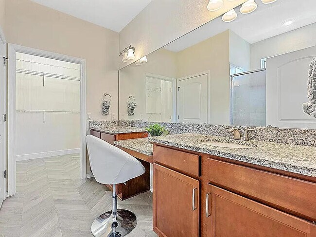 Building Photo - 12947 SW Aureolian Ln