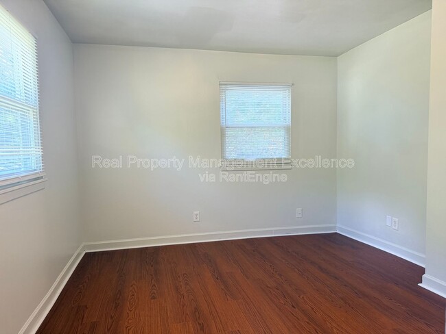 Building Photo - 419 Walton St