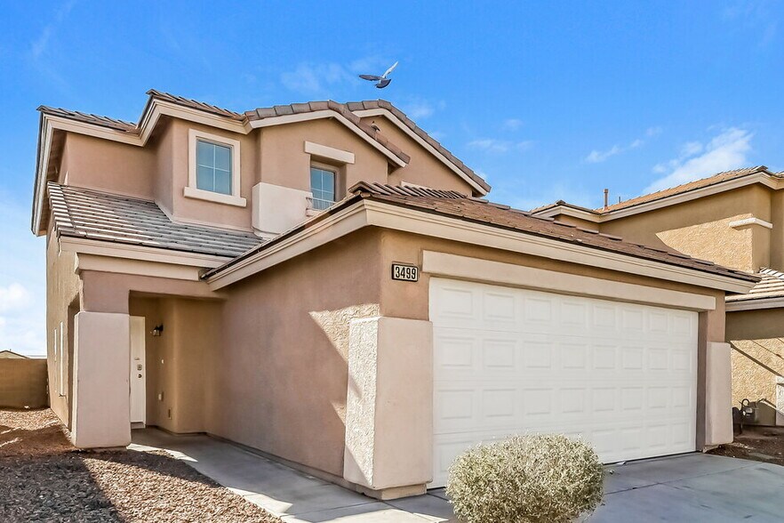 Primary Photo - 3499 Greenwood Springs Dr