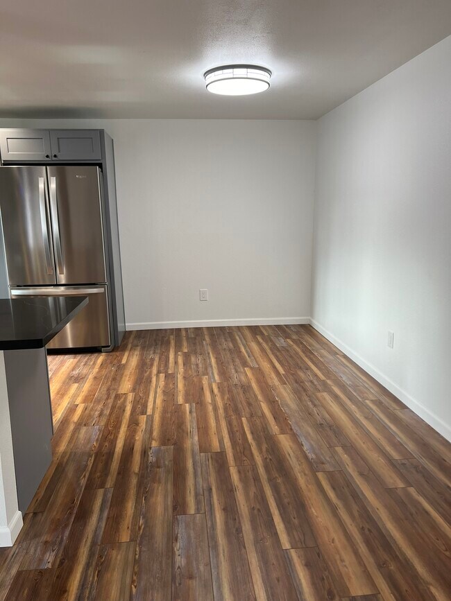 Building Photo - 2394 Lodgepole Dr SE