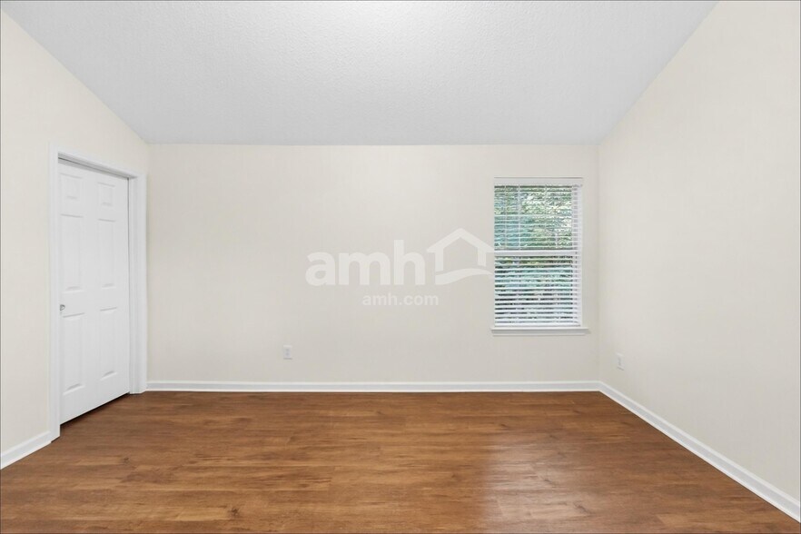 Building Photo - 364 Hidden Creek Ln