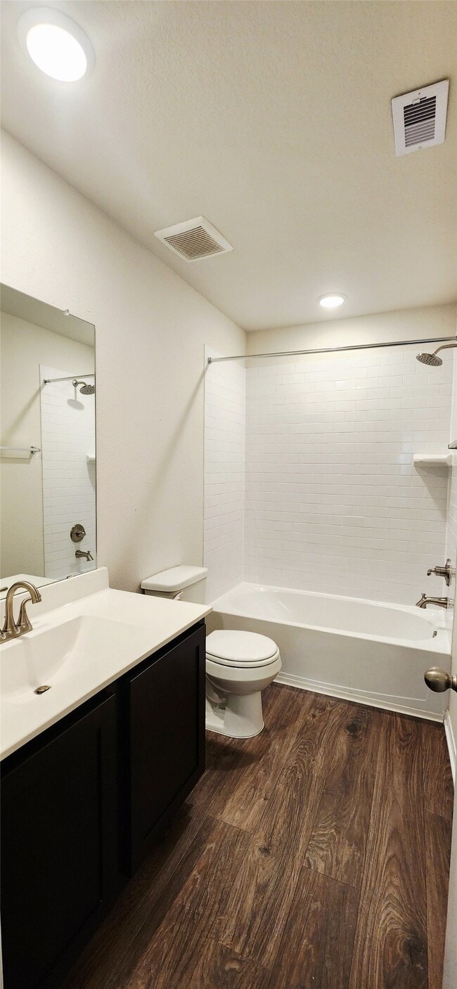 Building Photo - 406 Magnolia Ln