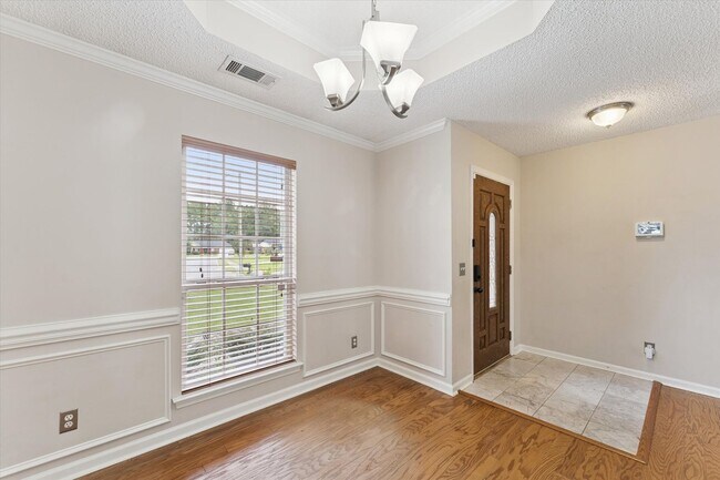 Building Photo - AVAILABLE OCTOBER 2025! [PET FRIENDLY]
