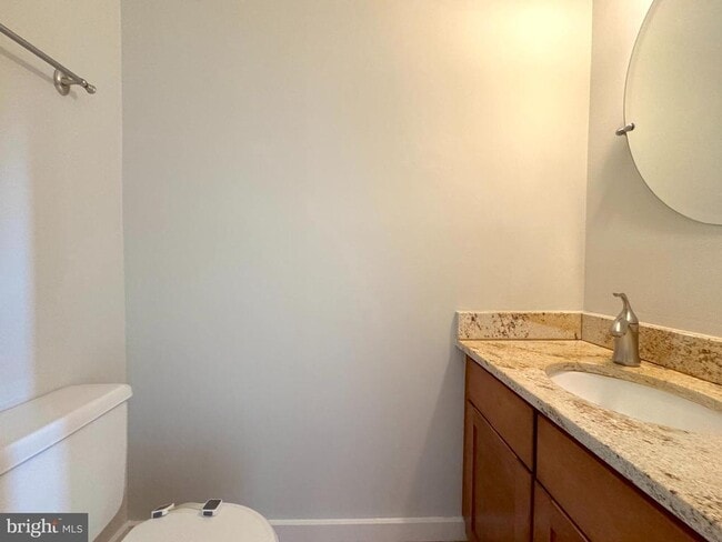 Building Photo - 1318 Dewitt Ave