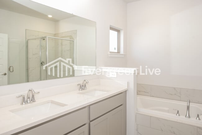 Building Photo - 158 Fenwick Pl