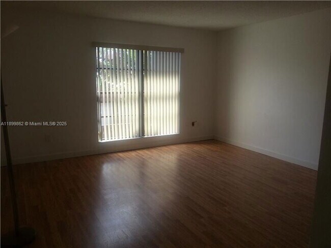 Building Photo - 6924 SW 114th Pl