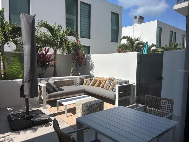 Building Photo - 1558 4th St