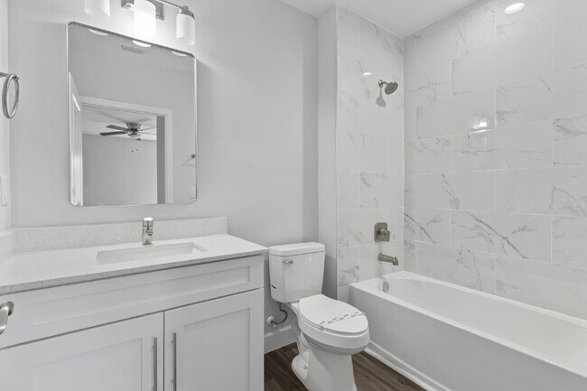 Building Photo - Spacious 3-Bedroom Duplex Oasis with 2 Full Baths in Port Charlotte – Your Ideal Retreat Awaits!
