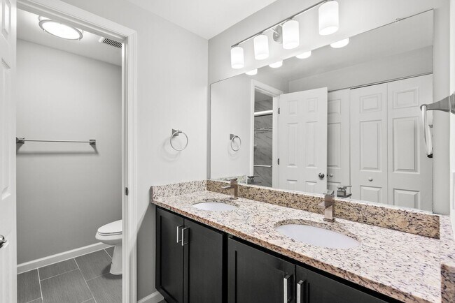 Building Photo - 4 Bedroom, 2.5 Bath Single Family Home in ...