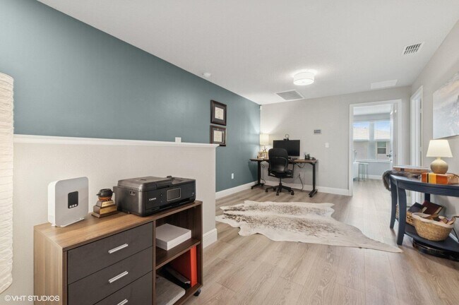 Building Photo - 3901 SE Mentmore Ln