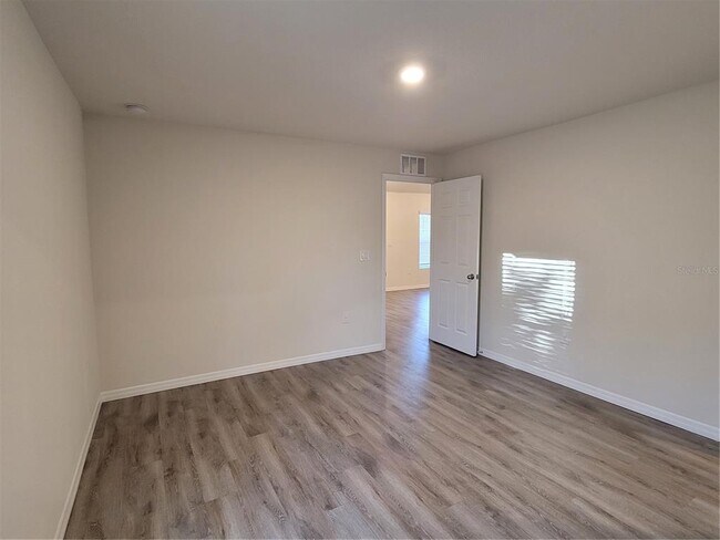 Building Photo - 12007 Henley Ave