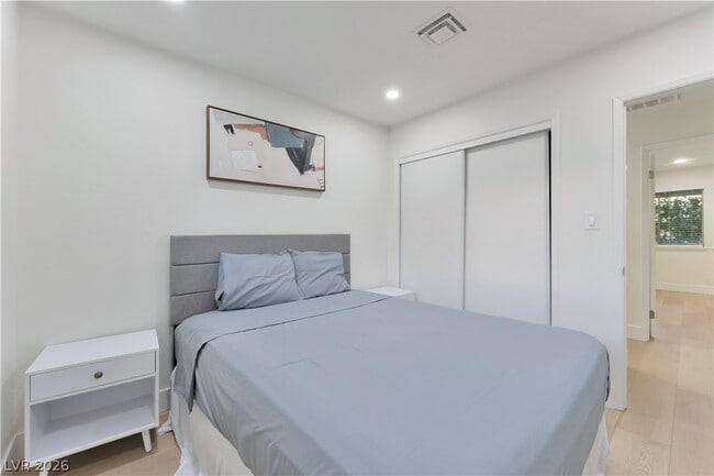 Building Photo - 105 Marigold Ln