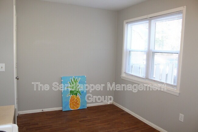 Building Photo - 21-B Anderson Ave