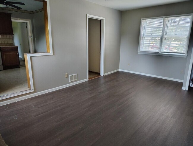 Building Photo - 4628 W Drexel Ave