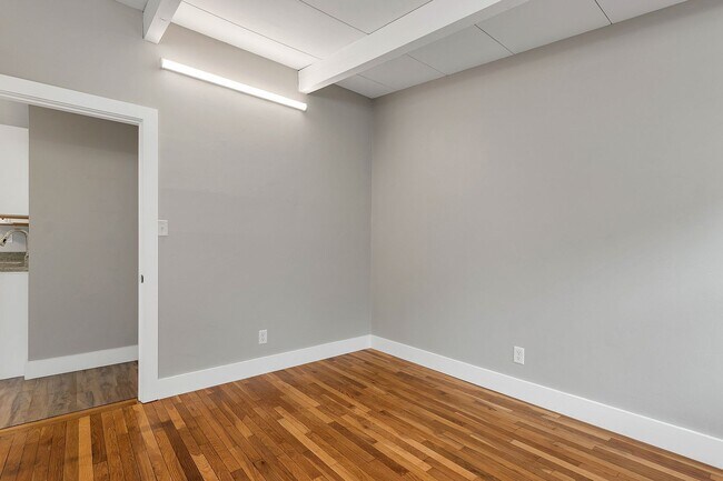 Building Photo - 175 Pleasant St