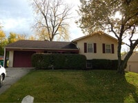 Building Photo - 210 Teakwood Ln
