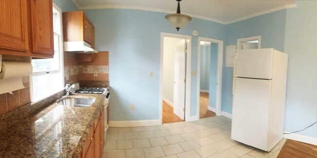 Building Photo - 1146 Cambridge St