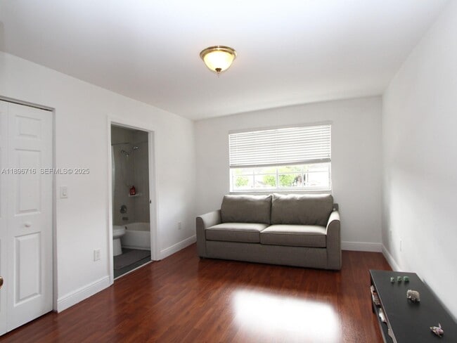 Building Photo - 5755 NW 115th Ct