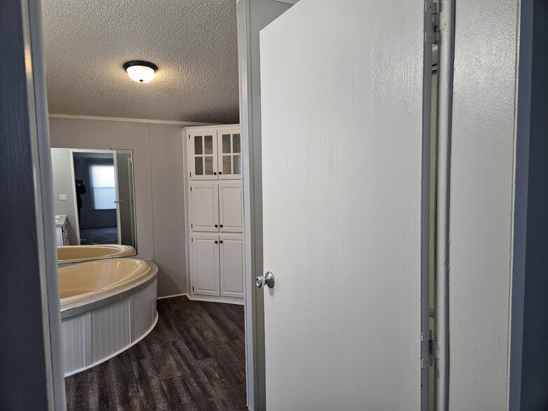 Building Photo - 41 Lynnwood Cir