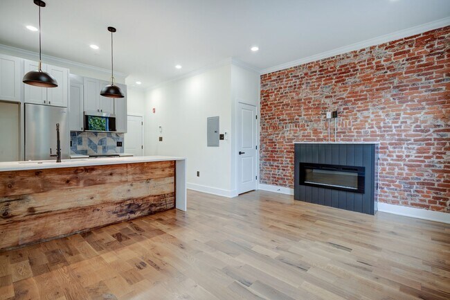 Primary Photo - Spacious & Stylish Studio Apartment on W Diamond Street