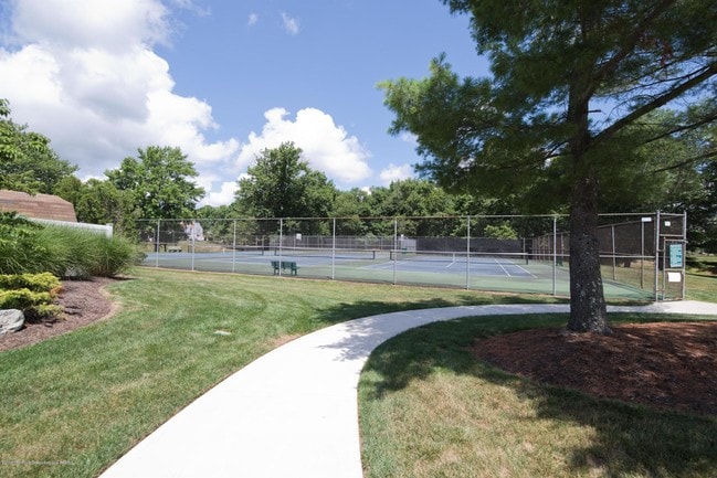 Building Photo - 143 Tanglewood Pl