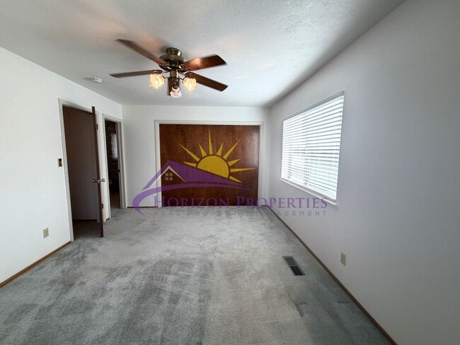 Building Photo - 3 Bed 2.5 Bath 2,027 sqft Fair Oaks Home with bonus office
