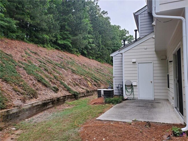 Building Photo - 4133 Howell Park Rd