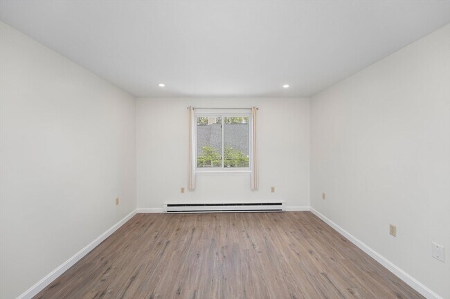 Building Photo - 51 Fairfield Park
