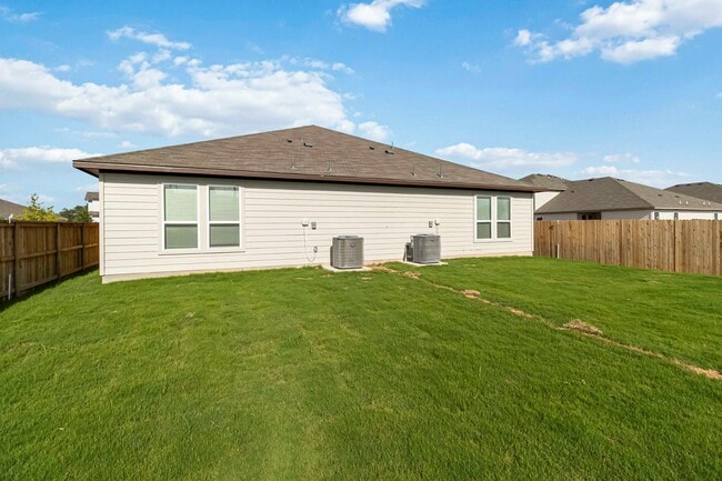 Building Photo - Brand New Amanda Park Townhome | 3 Bed, Private Yard & Modern Finishes