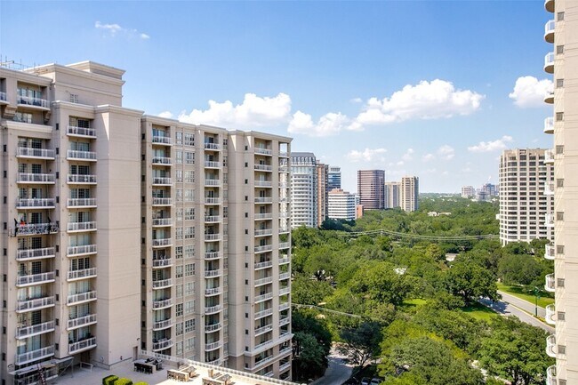 Building Photo - 3225 Turtle Creek Blvd