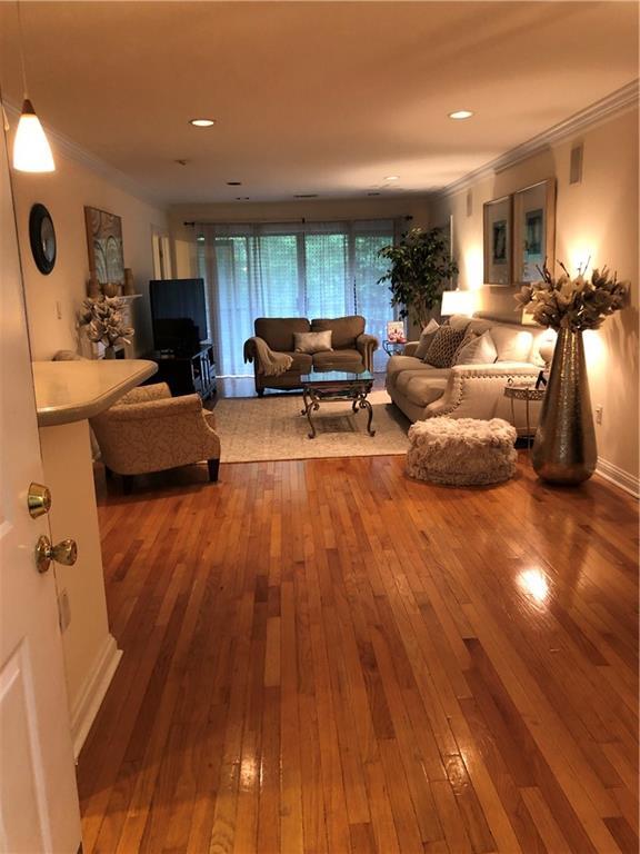 Building Photo - 4209 Pine Heights Dr NE