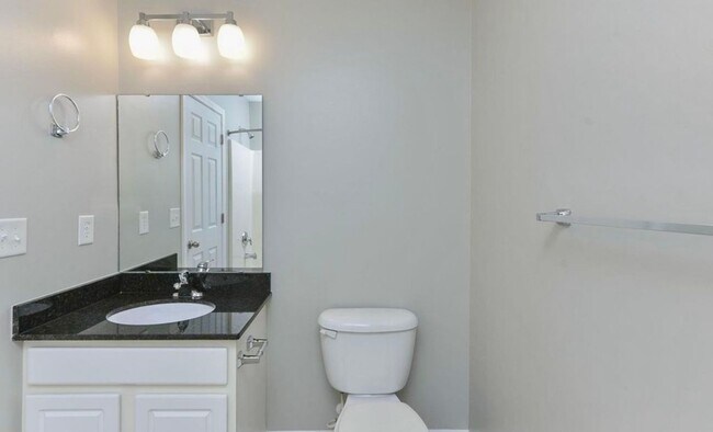Building Photo - Enjoy the perfect blend of luxury, comfort...