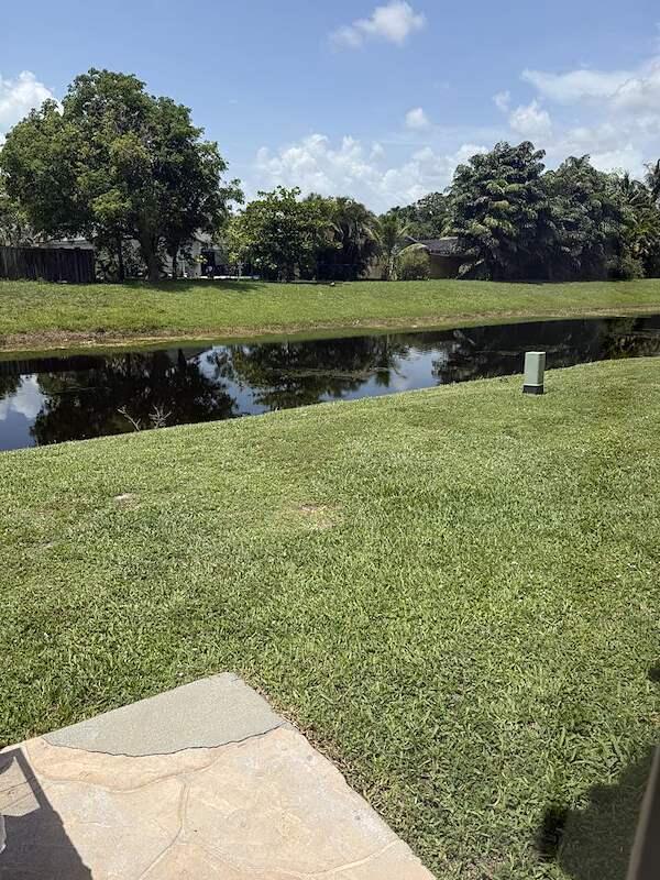 Building Photo - 10914 Royal Palm Blvd