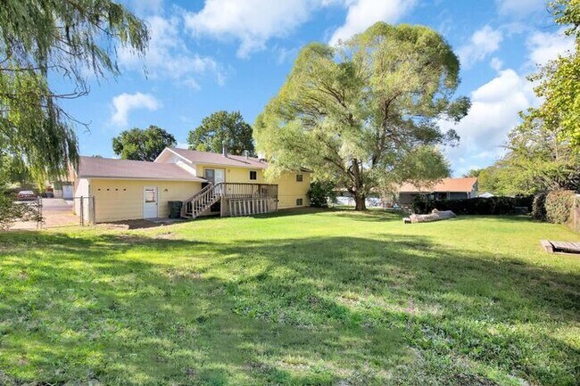 Building Photo - Spacious 5-Bedroom Home in Paradise Hills – North Grand Junction