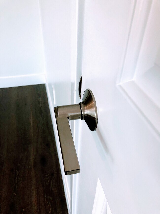 Building Photo - 2154 Fargo St