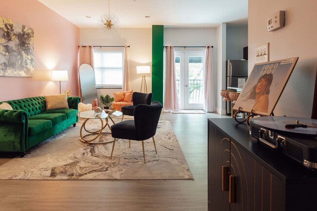 Building Photo - 202 E Main St