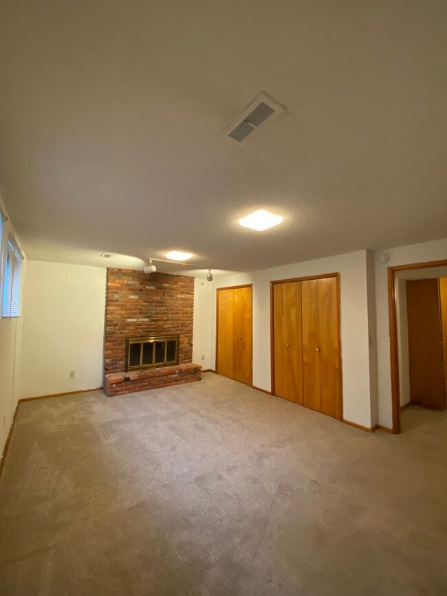 Building Photo - Large 2640 sq. ft. Single Family Home for Rent! - 4 Bedroom, 2 Bathroom Located in Cheney!