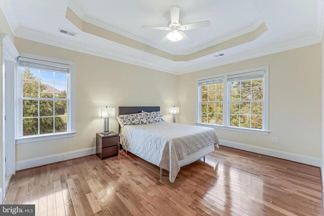 Building Photo - 829 Golden Arrow St