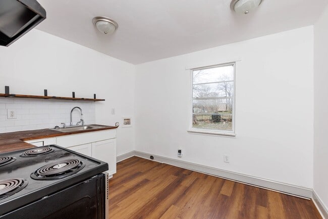 Building Photo - 2 Bedroom near downtown Birmingham