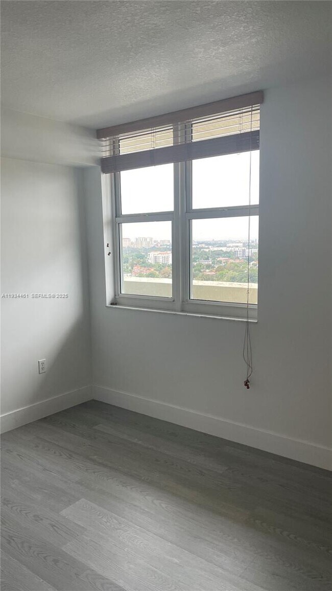 Building Photo - 3000 Coral Wy