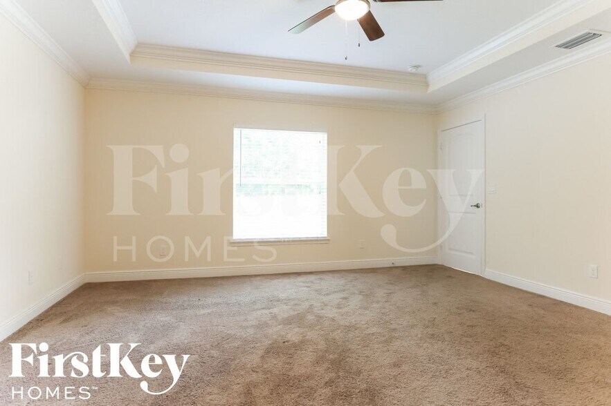 Building Photo - 980 SW Del Rio Blvd