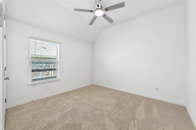 Building Photo - 140 Periwinkle Ln