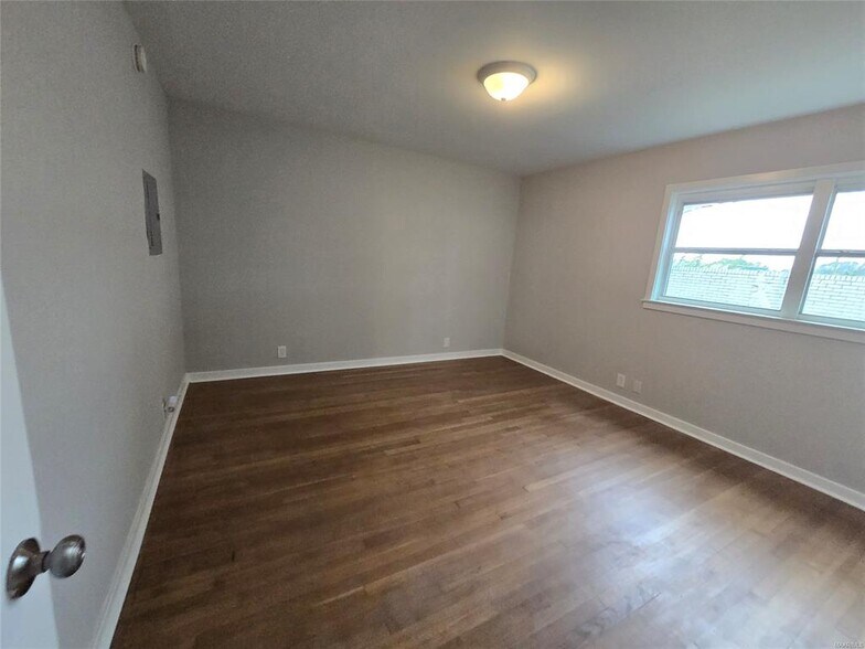 Building Photo - 3733 Wesley Dr