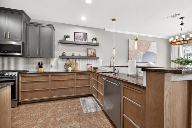 Building Photo - 6639 Sharpstone Creek Ln