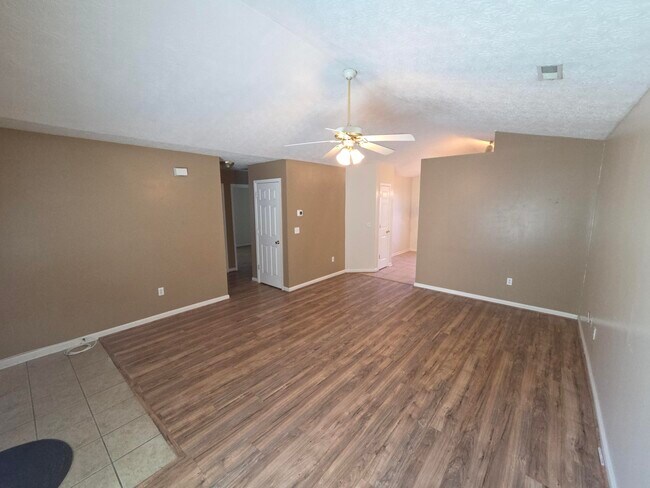 Building Photo - 209 Lucille Dr