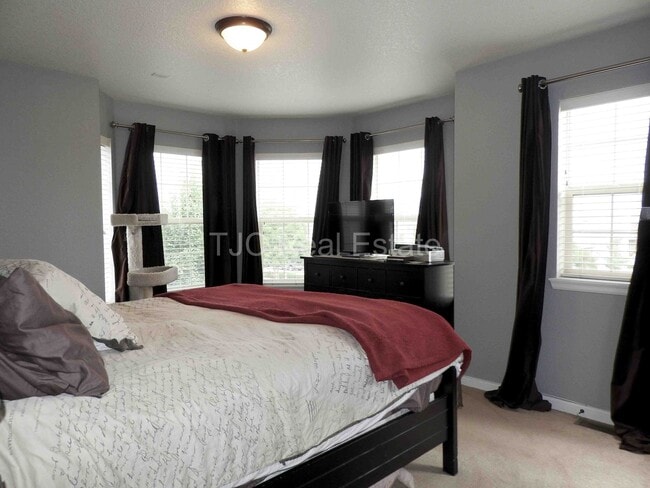 Building Photo - Central Park Home For Rent! Corner Unit!