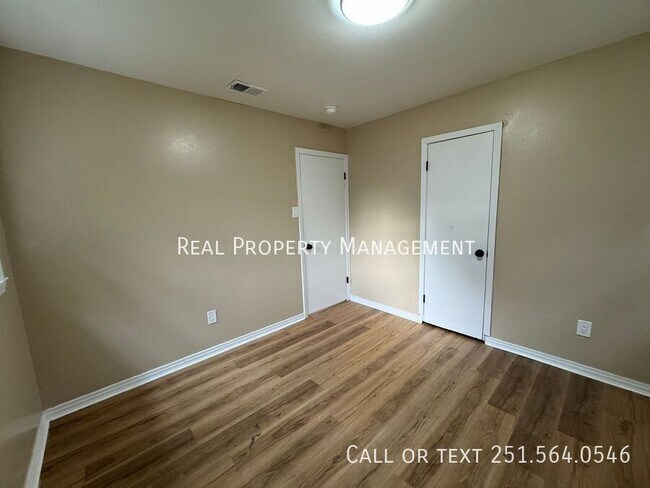 Building Photo - 6559 Athey Ct