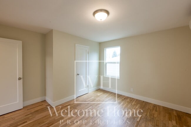 Building Photo - 1233 Boyer Ave